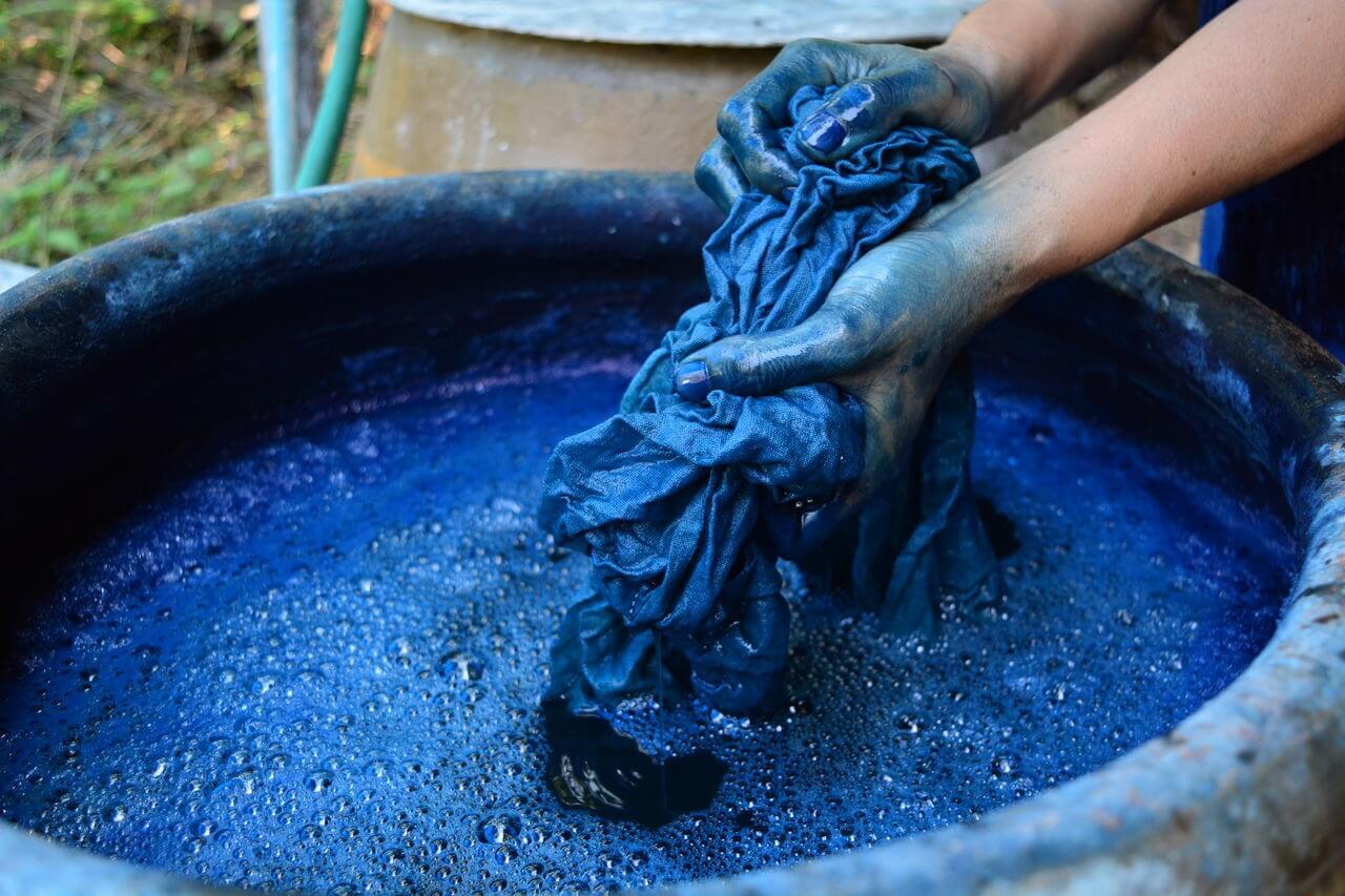 custom fabric dyeing